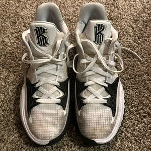 Nike Kyrie Basketball Shoes